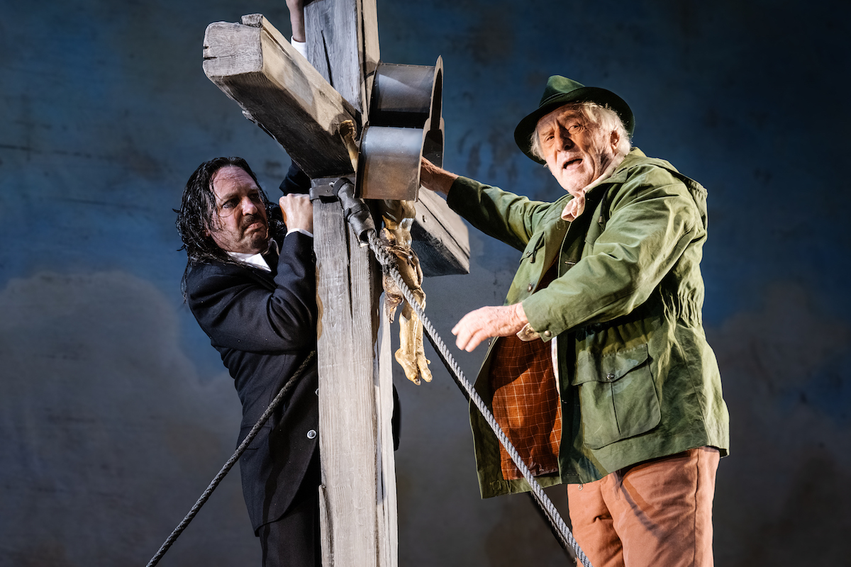 Gschichtn vom Brandner Kaspar – Residenztheater München – Philipp Stölzls wundersame Inszenierung der Neufassung des bayerischen Urdramas von Franz-Xaver Kroetz